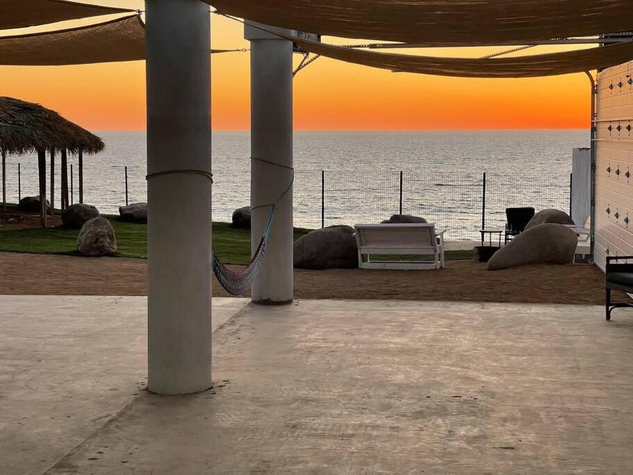 Triton'S Playhouse Beachfront Primo Tapia Exterior foto